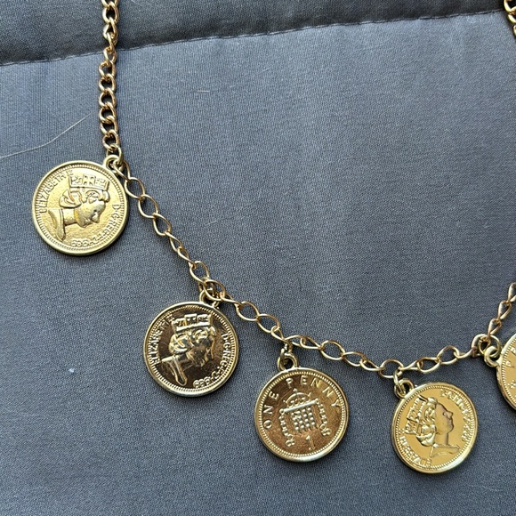 Gold coin short handmade necklace - Picture 2 of 4